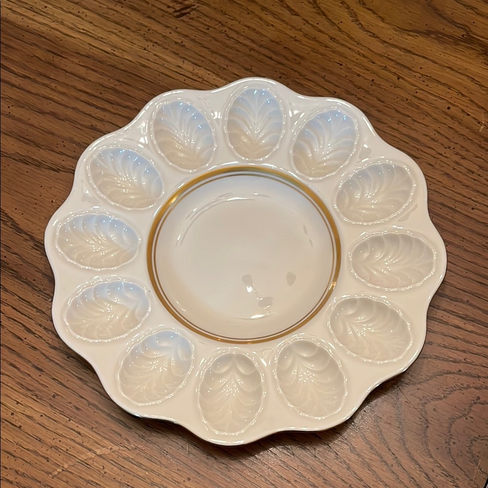 Lenox Cream and Gold Serveware Plate with Scalloped Edge